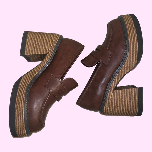 Delia’s Brown Platform Heel Loafers - Picture 5 of 7